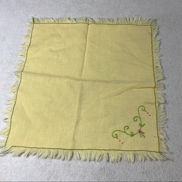 Vintage Embroidered Frayed Floral Napkin Handkerchief Doilies Vintage Yellow - Picture 3 of 4